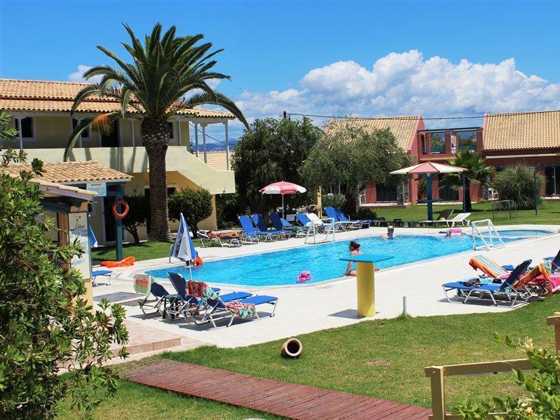 Royal Garden Apartments Kavos Bagian luar foto