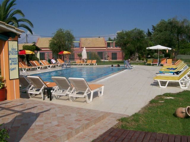 Royal Garden Apartments Kavos Bagian luar foto
